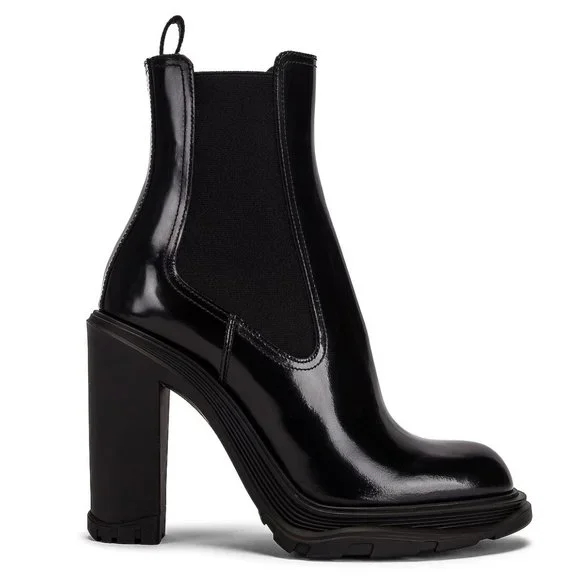 NEW Alexander McQueen Tread Slick Chelsea Leather Ankle Boots Heeled Black 5.5 - Picture 1 of 5